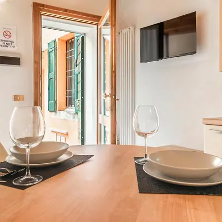 Center - 5' To Arena & Piazza Delle Erbe - Wifi 公寓