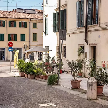 Center - 5' To Arena & Piazza Delle Erbe - Wifi 公寓